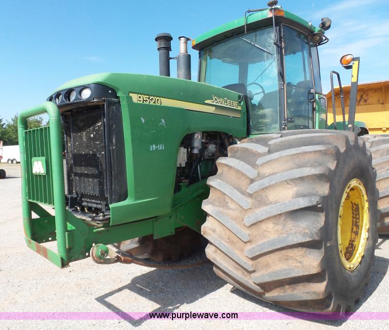 image for item K7011 2005 John Deere 9520 4WD tractor