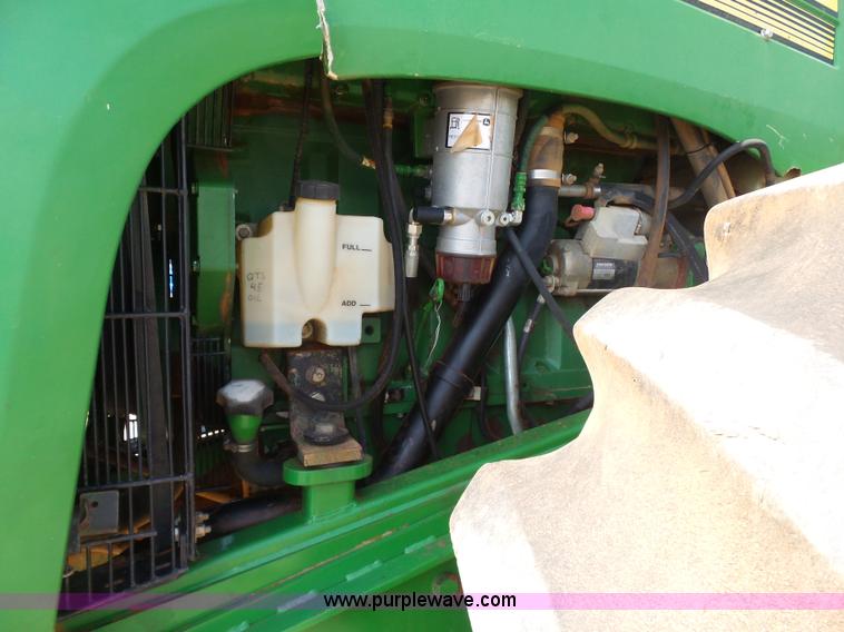 image for item K7011 2005 John Deere 9520 4WD tractor