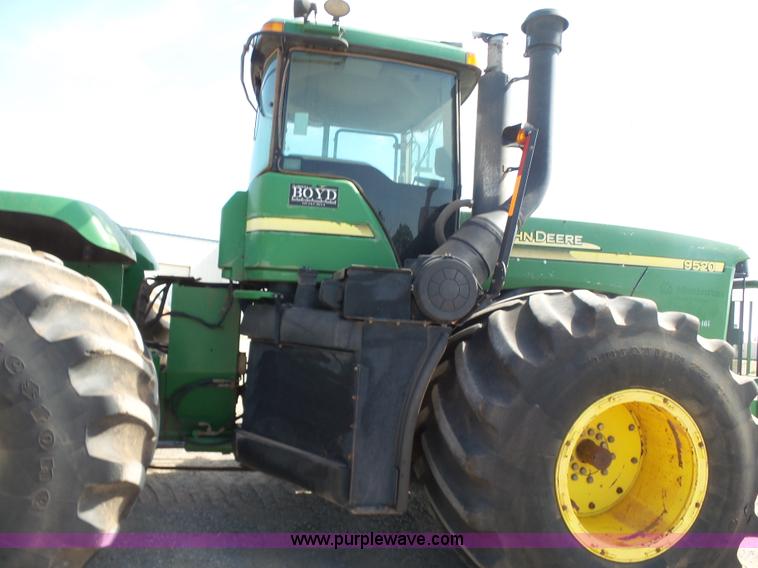 image for item K7011 2005 John Deere 9520 4WD tractor