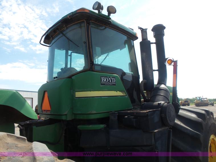 image for item K7011 2005 John Deere 9520 4WD tractor