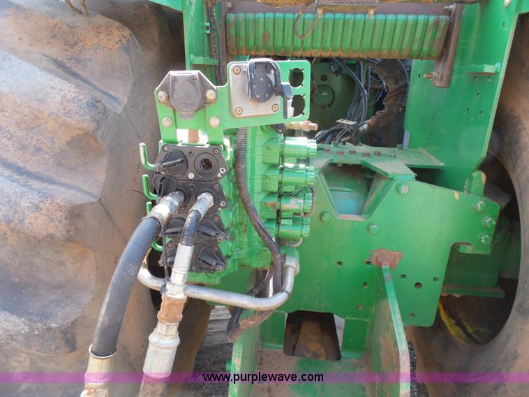 image for item K7011 2005 John Deere 9520 4WD tractor