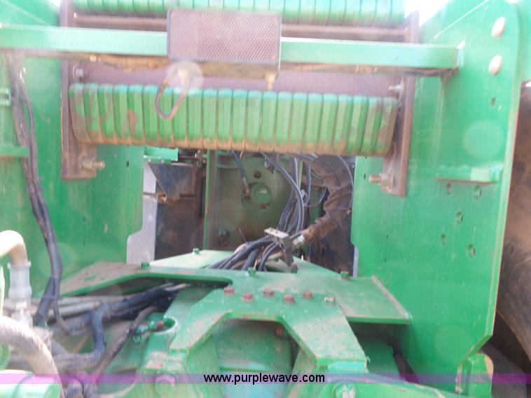 image for item K7011 2005 John Deere 9520 4WD tractor