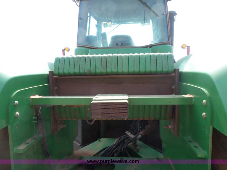 image for item K7011 2005 John Deere 9520 4WD tractor