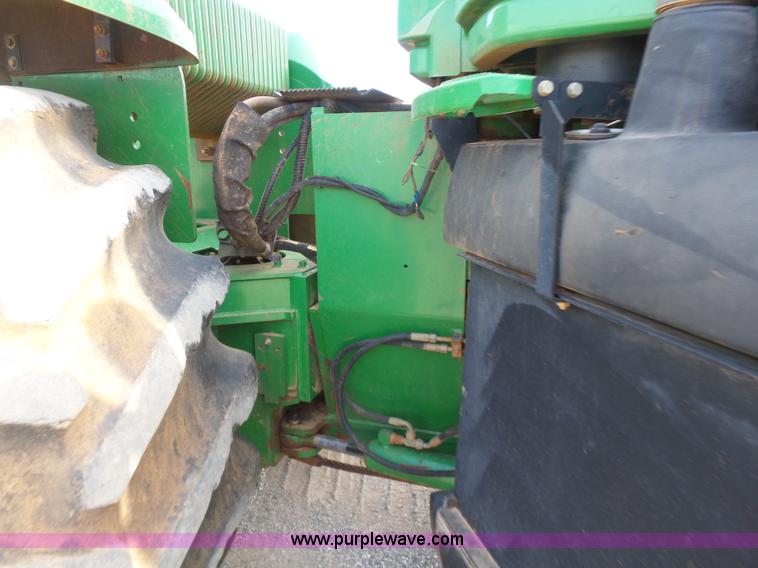 image for item K7011 2005 John Deere 9520 4WD tractor