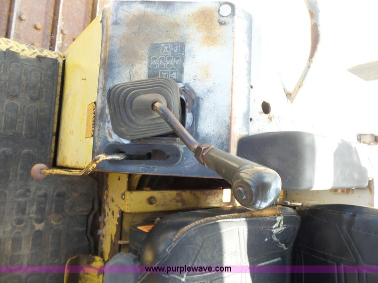 image for item K7014 1993 Komatsu D37P-5 dozer