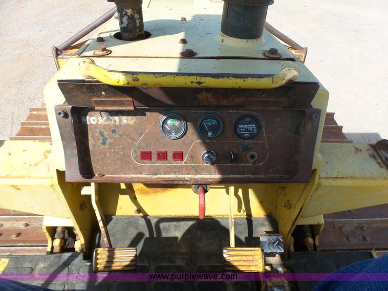 image for item K7014 1993 Komatsu D37P-5 dozer