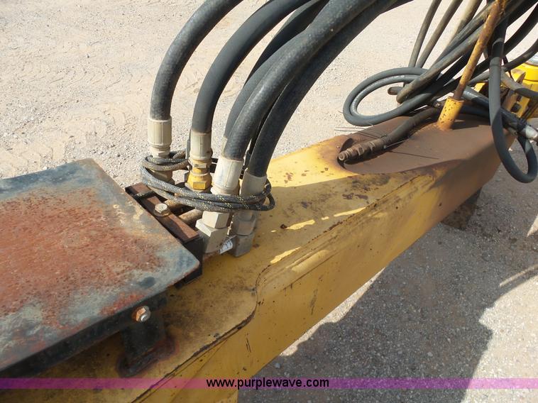 image for item K7015 2004 John Deere 1810E scraper