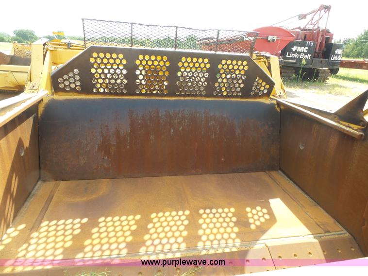 image for item K7015 2004 John Deere 1810E scraper