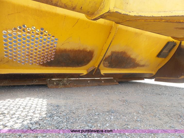 image for item K7015 2004 John Deere 1810E scraper