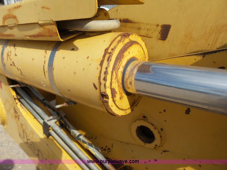 image for item K7015 2004 John Deere 1810E scraper