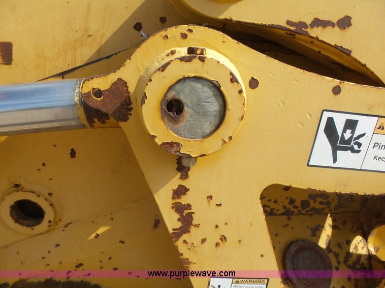 image for item K7015 2004 John Deere 1810E scraper