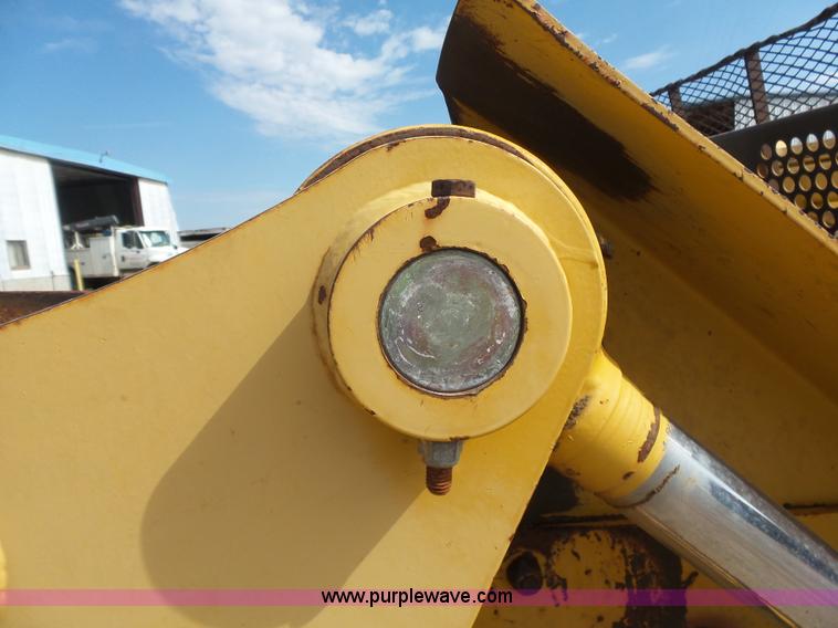 image for item K7015 2004 John Deere 1810E scraper