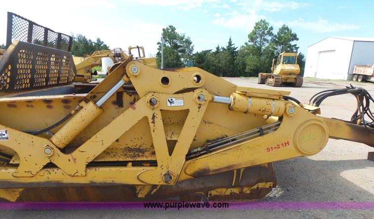 image for item K7015 2004 John Deere 1810E scraper