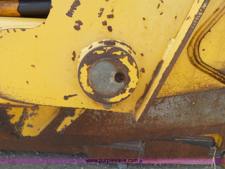 image for item K7015 2004 John Deere 1810E scraper
