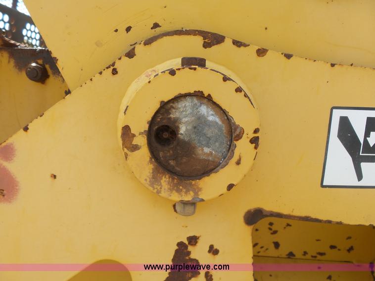 image for item K7015 2004 John Deere 1810E scraper