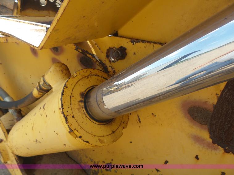 image for item K7015 2004 John Deere 1810E scraper