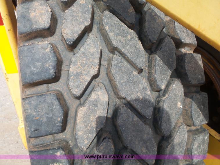 image for item K7015 2004 John Deere 1810E scraper