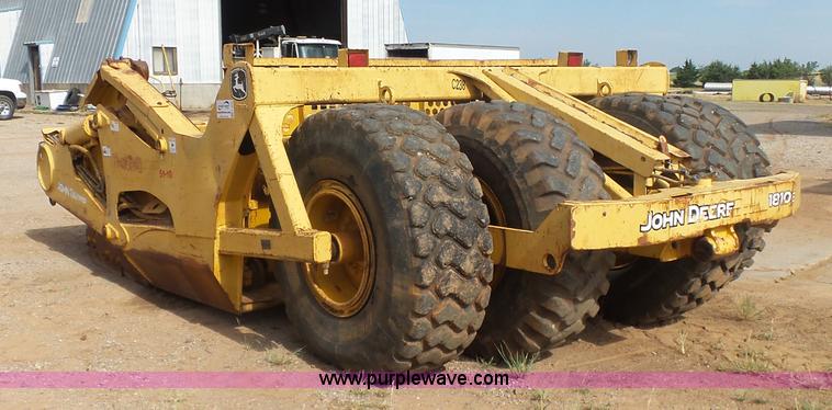 image for item K7016 2005 John Deere 1810E scraper