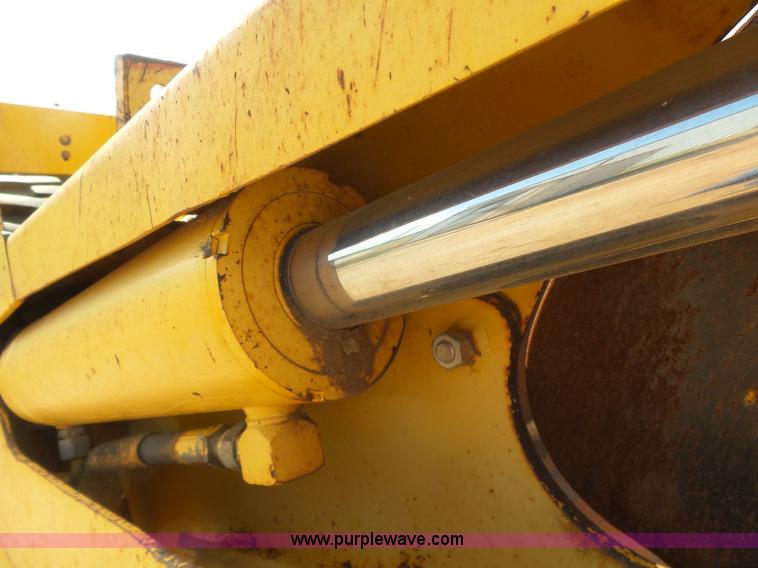 image for item K7016 2005 John Deere 1810E scraper