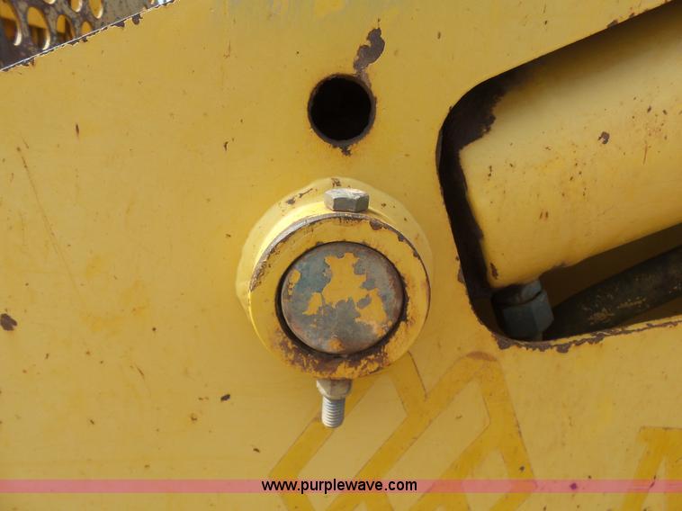 image for item K7016 2005 John Deere 1810E scraper