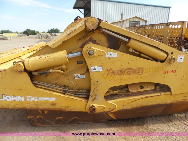 image for item K7016 2005 John Deere 1810E scraper
