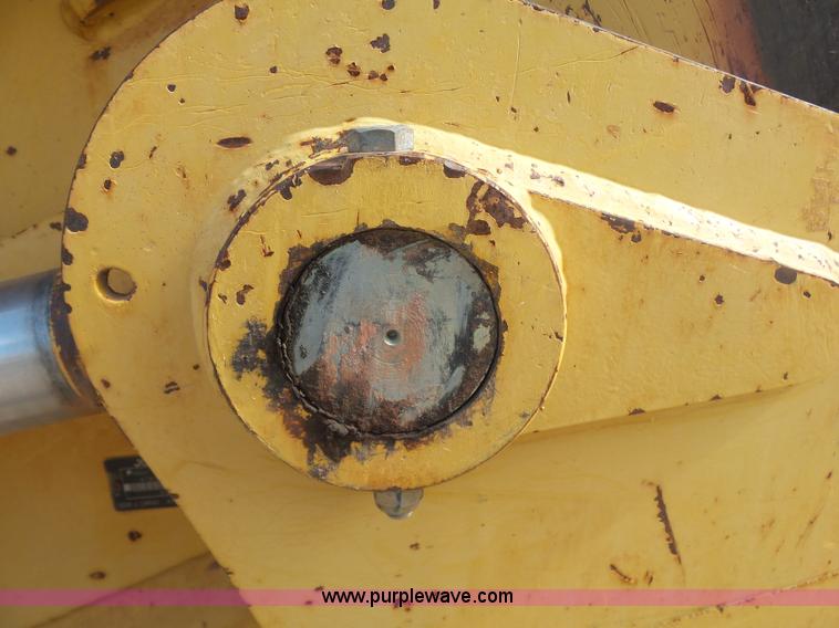 image for item K7016 2005 John Deere 1810E scraper