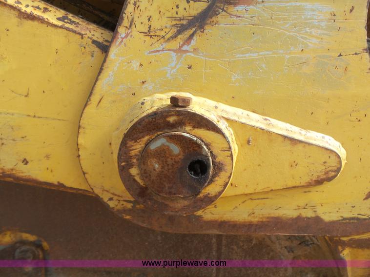 image for item K7016 2005 John Deere 1810E scraper