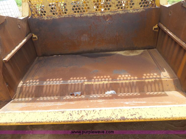 image for item K7016 2005 John Deere 1810E scraper