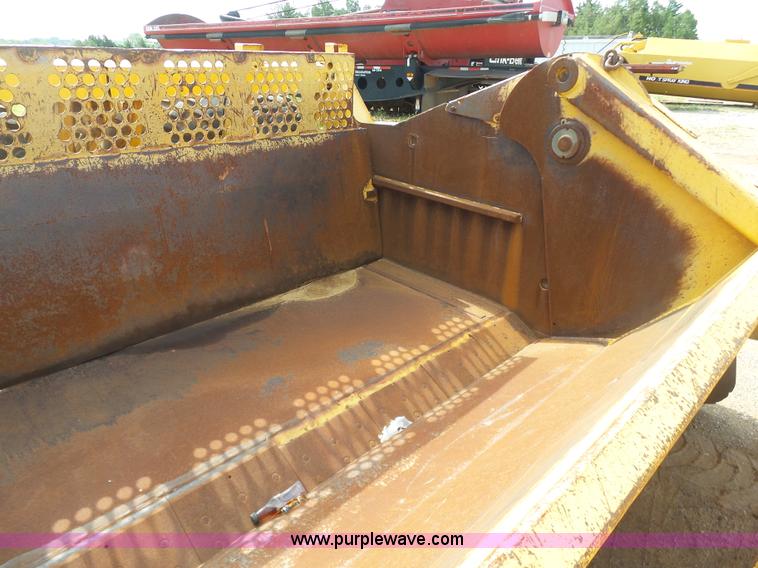 image for item K7016 2005 John Deere 1810E scraper