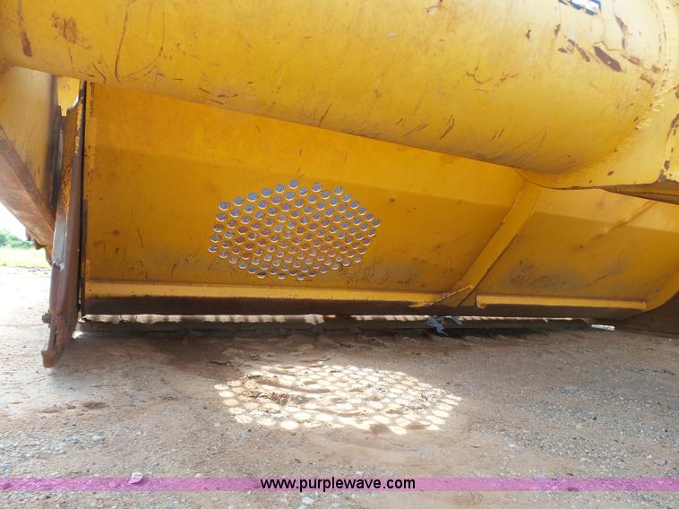 image for item K7016 2005 John Deere 1810E scraper