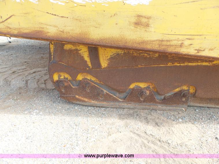 image for item K7016 2005 John Deere 1810E scraper