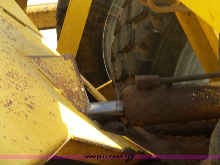 image for item K7016 2005 John Deere 1810E scraper