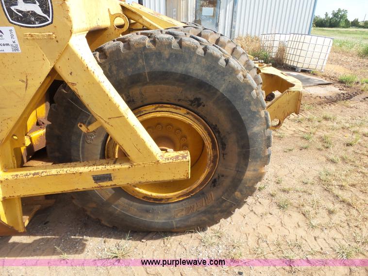 image for item K7016 2005 John Deere 1810E scraper