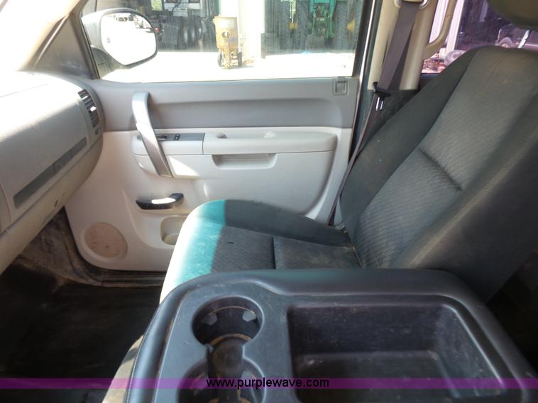 image for item K7022 2012 Chevrolet Silverado 2500HD LS Crew Cab pickup truck