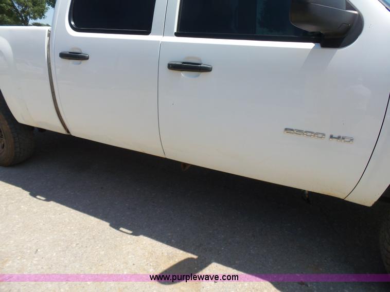 image for item K7022 2012 Chevrolet Silverado 2500HD LS Crew Cab pickup truck