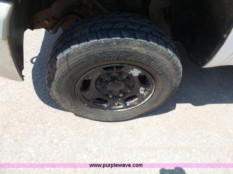 image for item K7022 2012 Chevrolet Silverado 2500HD LS Crew Cab pickup truck