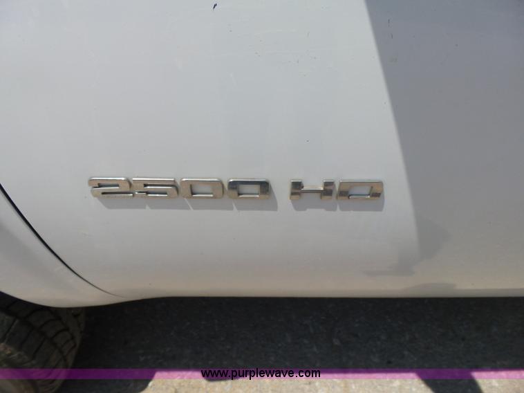 image for item K7022 2012 Chevrolet Silverado 2500HD LS Crew Cab pickup truck