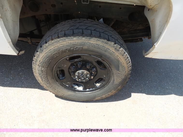 image for item K7022 2012 Chevrolet Silverado 2500HD LS Crew Cab pickup truck