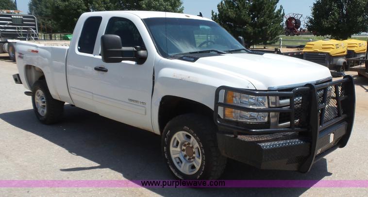 image for item K7023 2010 Chevrolet Silverado 2500HD LT Ext. Cab pickup truck