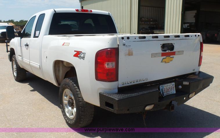 image for item K7023 2010 Chevrolet Silverado 2500HD LT Ext. Cab pickup truck