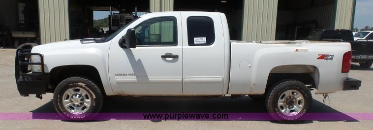 image for item K7023 2010 Chevrolet Silverado 2500HD LT Ext. Cab pickup truck