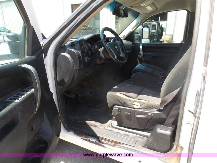 image for item K7023 2010 Chevrolet Silverado 2500HD LT Ext. Cab pickup truck