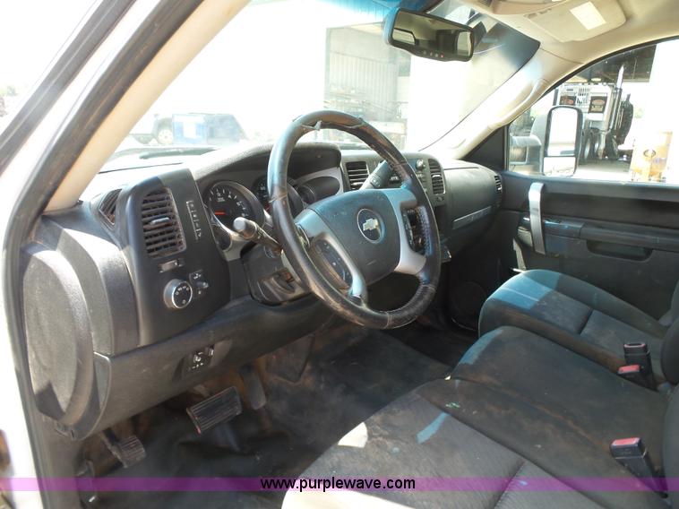 image for item K7023 2010 Chevrolet Silverado 2500HD LT Ext. Cab pickup truck