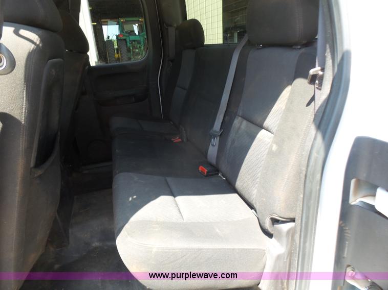 image for item K7023 2010 Chevrolet Silverado 2500HD LT Ext. Cab pickup truck