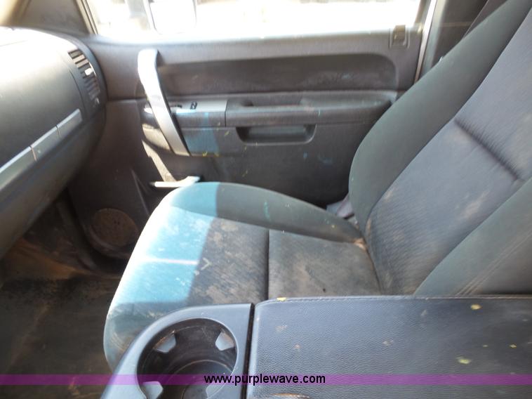 image for item K7023 2010 Chevrolet Silverado 2500HD LT Ext. Cab pickup truck