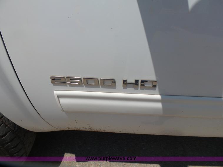 image for item K7023 2010 Chevrolet Silverado 2500HD LT Ext. Cab pickup truck