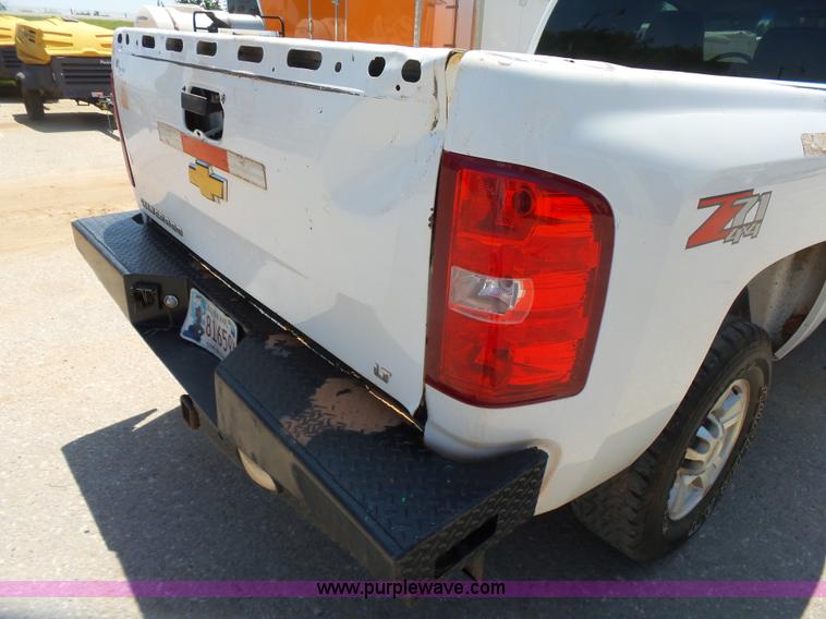 image for item K7023 2010 Chevrolet Silverado 2500HD LT Ext. Cab pickup truck