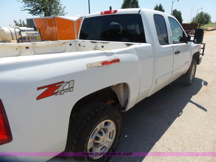 image for item K7023 2010 Chevrolet Silverado 2500HD LT Ext. Cab pickup truck