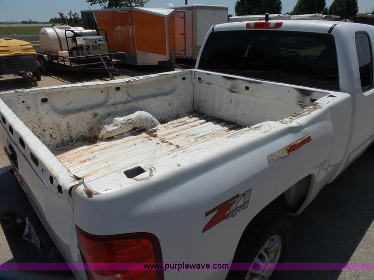 image for item K7023 2010 Chevrolet Silverado 2500HD LT Ext. Cab pickup truck