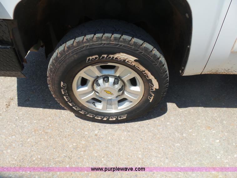 image for item K7023 2010 Chevrolet Silverado 2500HD LT Ext. Cab pickup truck